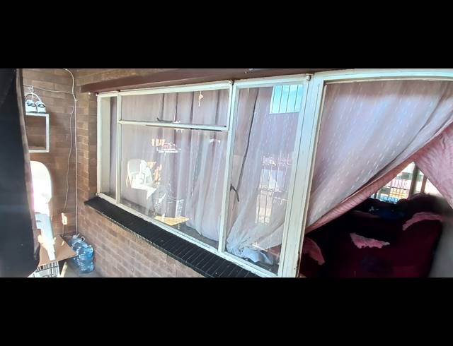 2 BEDROOM FLAT FOR SALE IN VEREENIGING CENTRAL